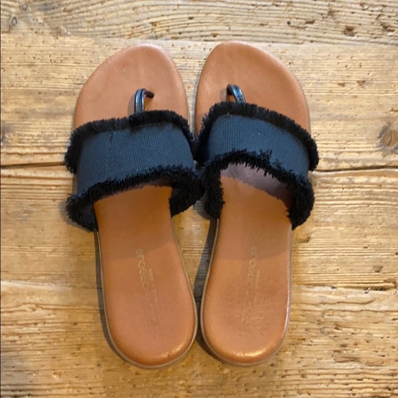 ANDRE‎ ASSOUS COMFORTABLE BLACK NANETTE FLAT THONG SANDALS SZ 11 - Picture 4 of 5